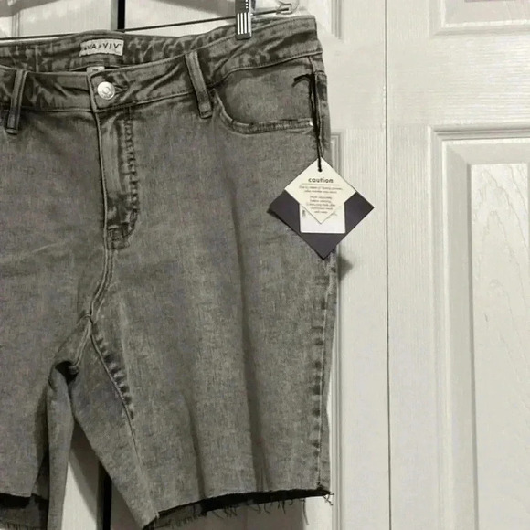 NWT Ava & Viv gray distressed washed denim jean shorts - Picture 4 of 11